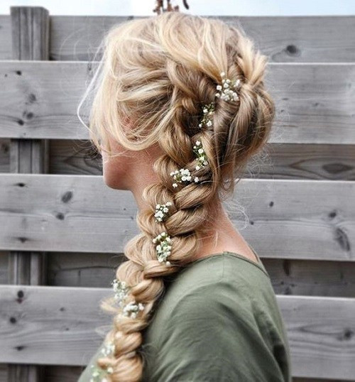 Prom Hairstyle With Flowers
 45 Side Hairstyles for Prom to Please Any Taste