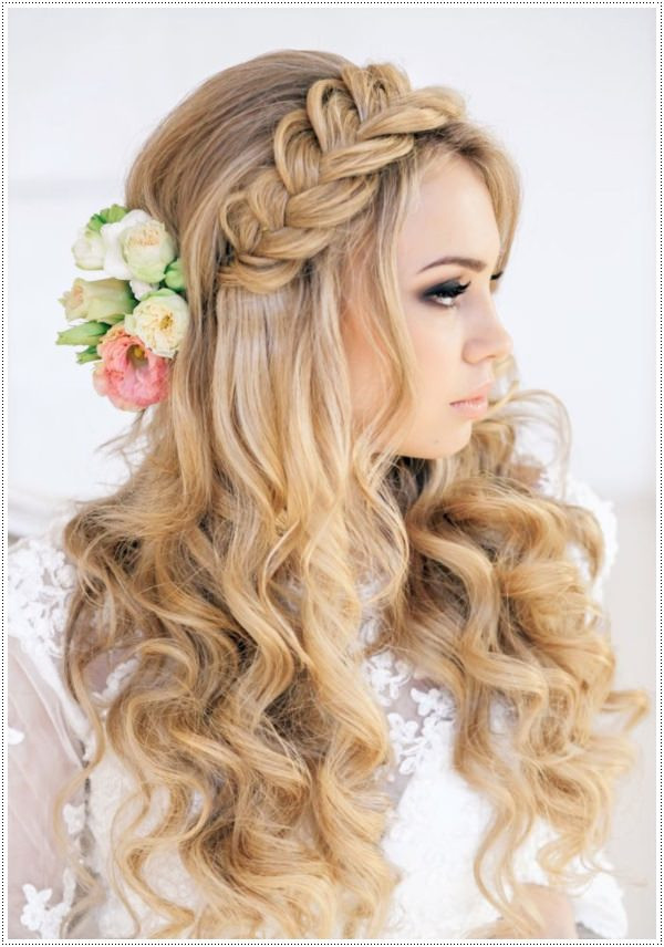 Prom Hairstyles
 30 Amazing Prom Hairstyles & Ideas