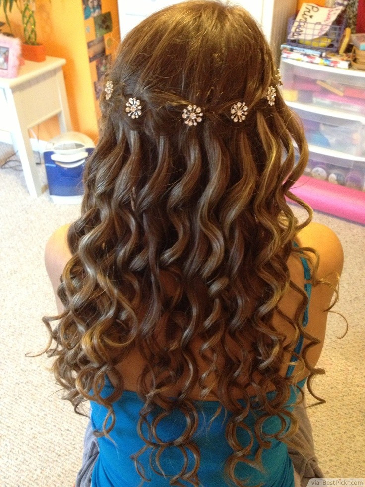 Prom Hairstyles With Curls
 25 Amazing Curly Prom Hairstyles Ideas Elle Hairstyles