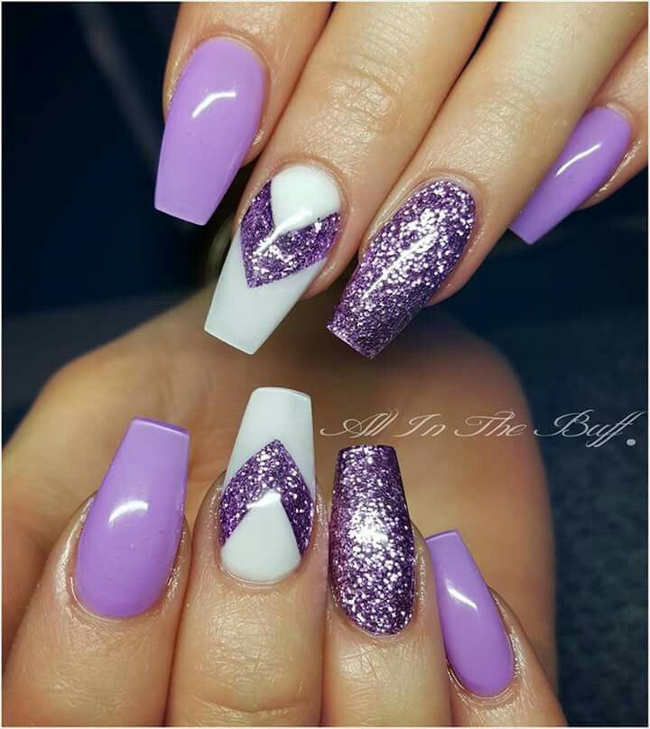 Purple Glitter Acrylic Nails
 Pɪɴᴛᴇʀᴇsᴛ Kᴇᴋᴇ Bʟᴀsɪᴀɴ Bᴀʀʙɪᴇ White x Purple Glitter