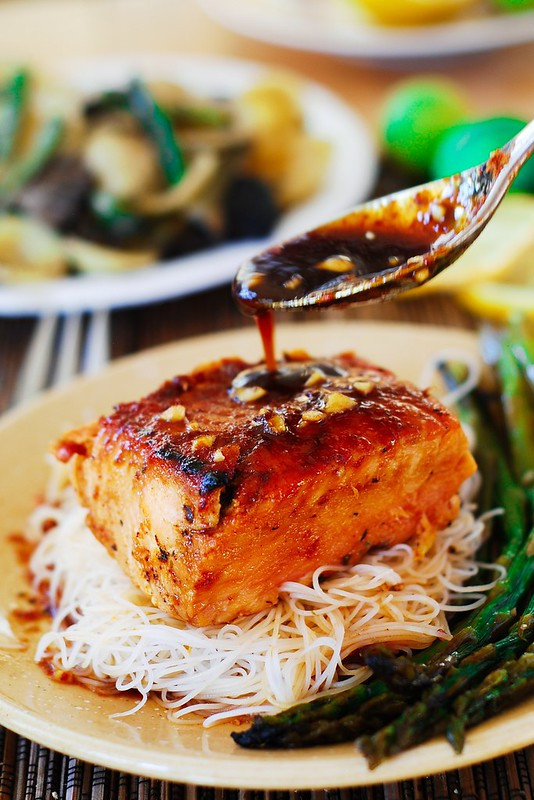 Rice Noodles Fish
 Asian salmon with rice noodles and asparagus