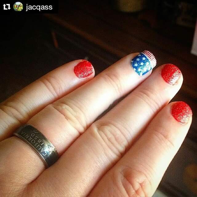 Ring Finger Nail Art
 61 Memorial Day Nail Art Inspirations For The Patriot In You