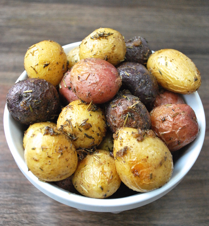 Roasted Baby Potatoes With Rosemary
 Roasted Baby Potatoes with Rosemary and Thyme The