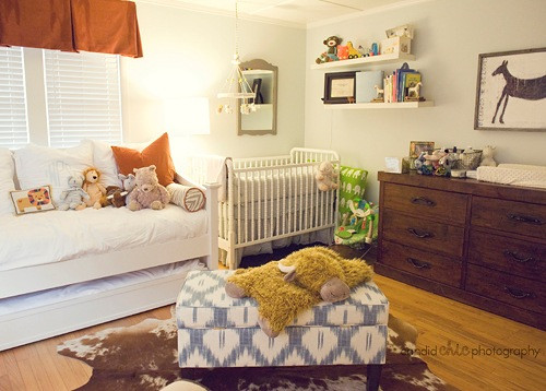 Sharing A Room With Baby Decorating Ideas
 Quarto de bebe piso de madeira