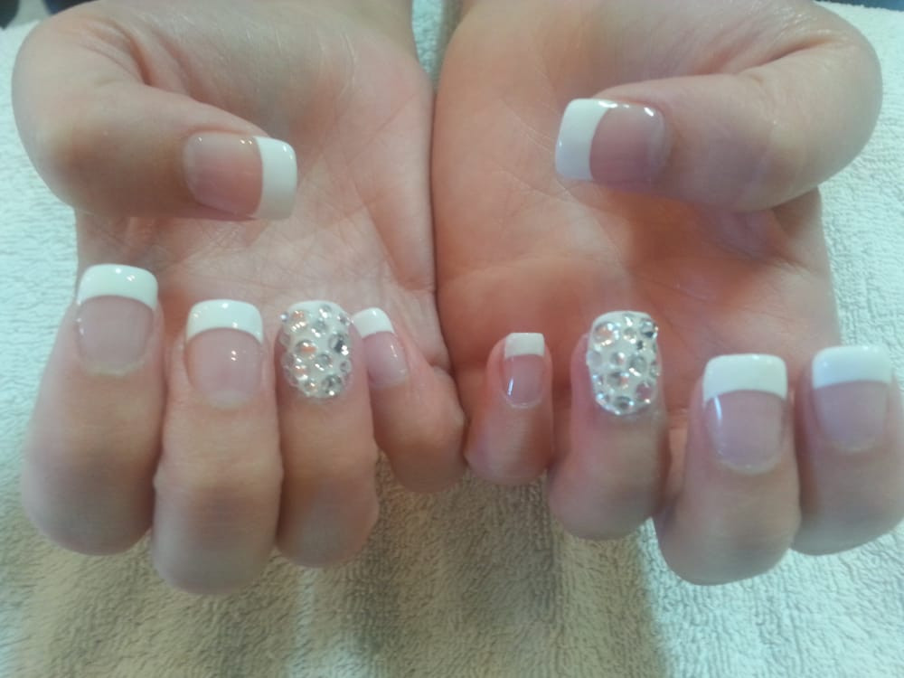 Shellac Wedding Nails
 Bridal nails with shellac and bling