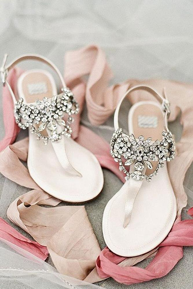 Shoes For Beach Wedding
 24 Beach Wedding Shoes Perfect For An Seaside Ceremony