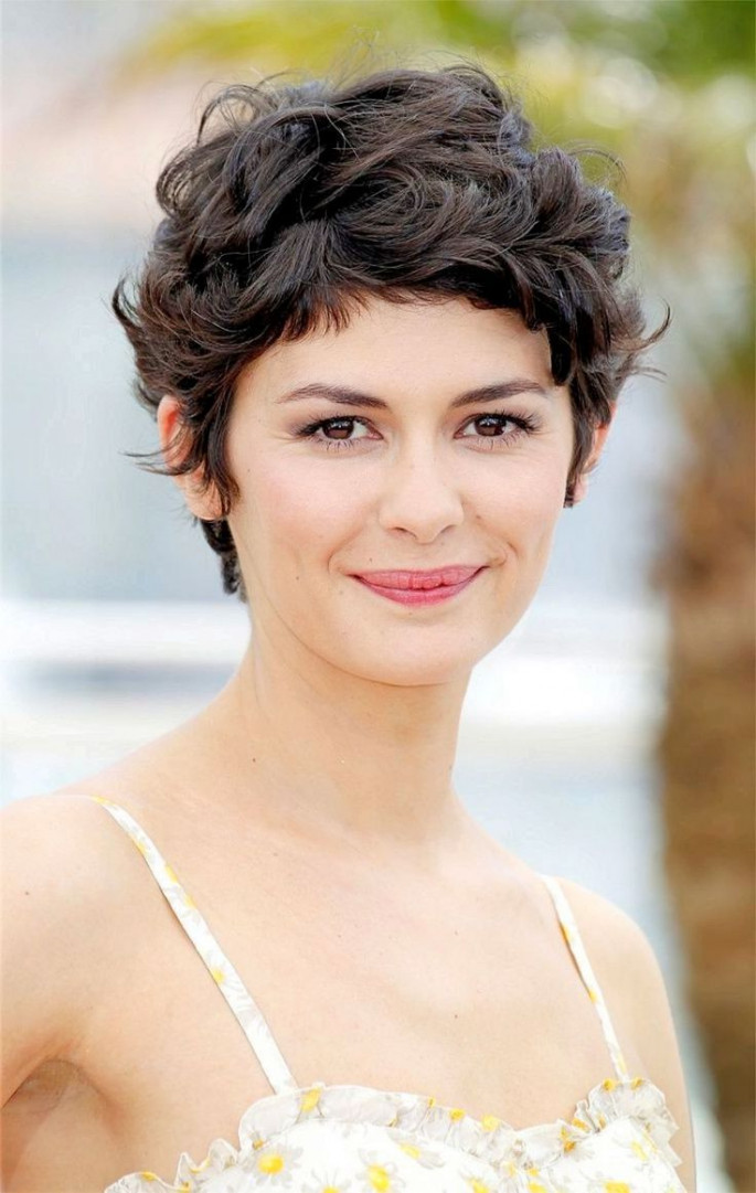 Short Curly Hairstyles For Women
 33 Most stylish Short Curly Hairstyles & Haircuts for