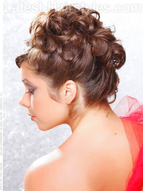 Short Curly Updo Hairstyles
 Show f Your Beautiful Curls With These Curly Hair Updos