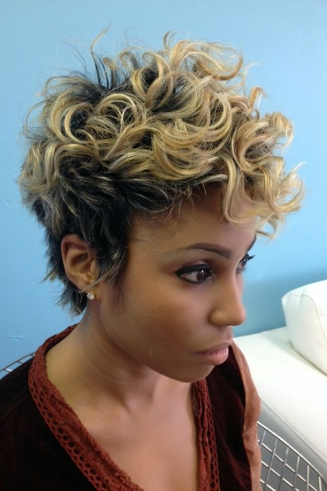 Short Haircuts For Women Curly
 21 Lively Short Haircuts for Curly Hair