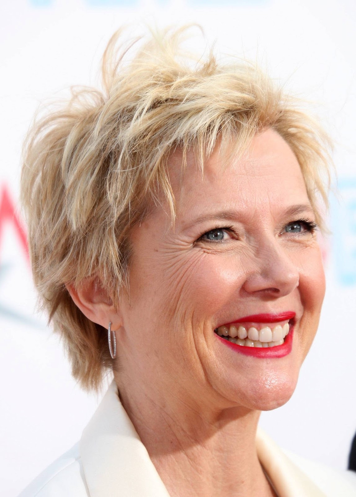 Short Hairstyles For Middle Aged Woman
 Hair Cuts Hair Styles For Middle Aged Women