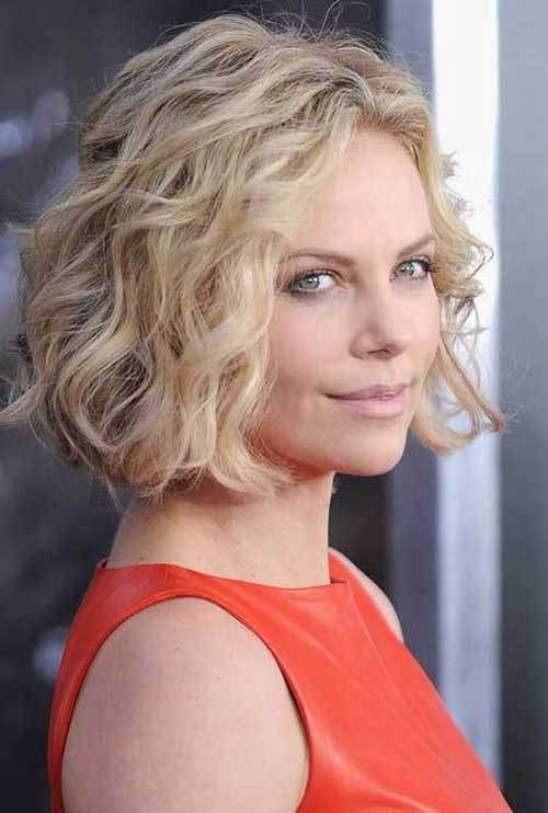 Short Wavy Haircuts
 10 Short Wavy Hairstyles for Round Faces