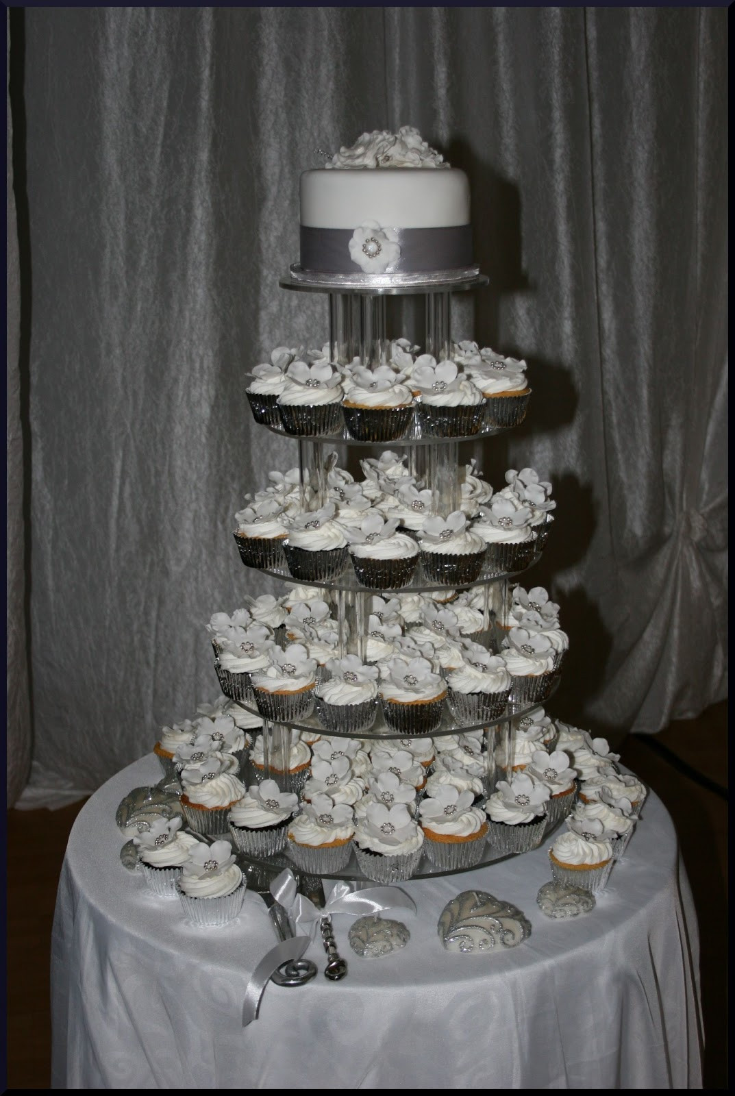 Silver And White Wedding Cakes
 Koekerasie Silver and white wedding cake