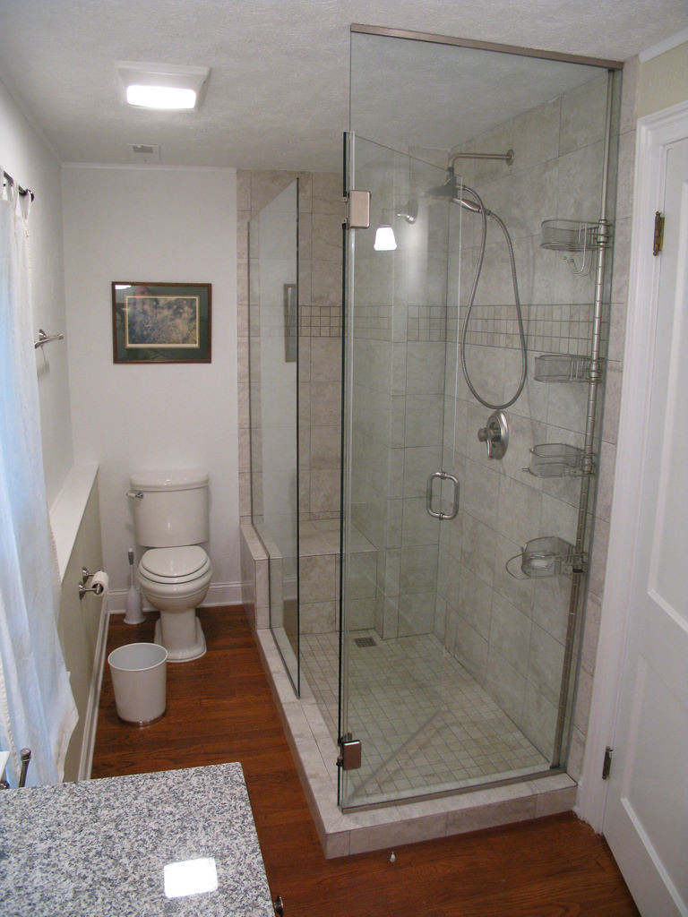 Small Bathroom Remodel With Tub
 How to Create forting Small Bathroom Remodel Amaza Design