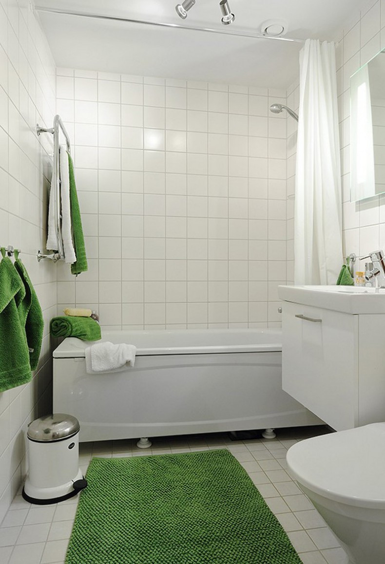 Small Bathroom With Tub
 Soaking Tubs for Small Bathrooms
