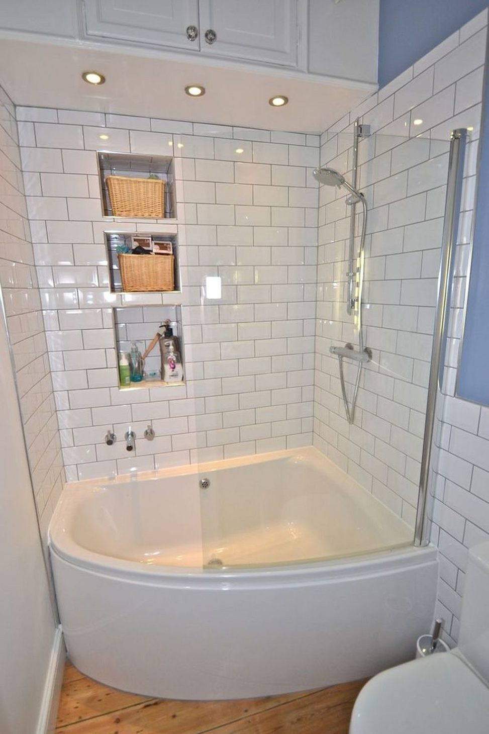 Small Bathroom With Tub
 Tiny Bathroom Tub Shower bo Remodeling Ideas 55