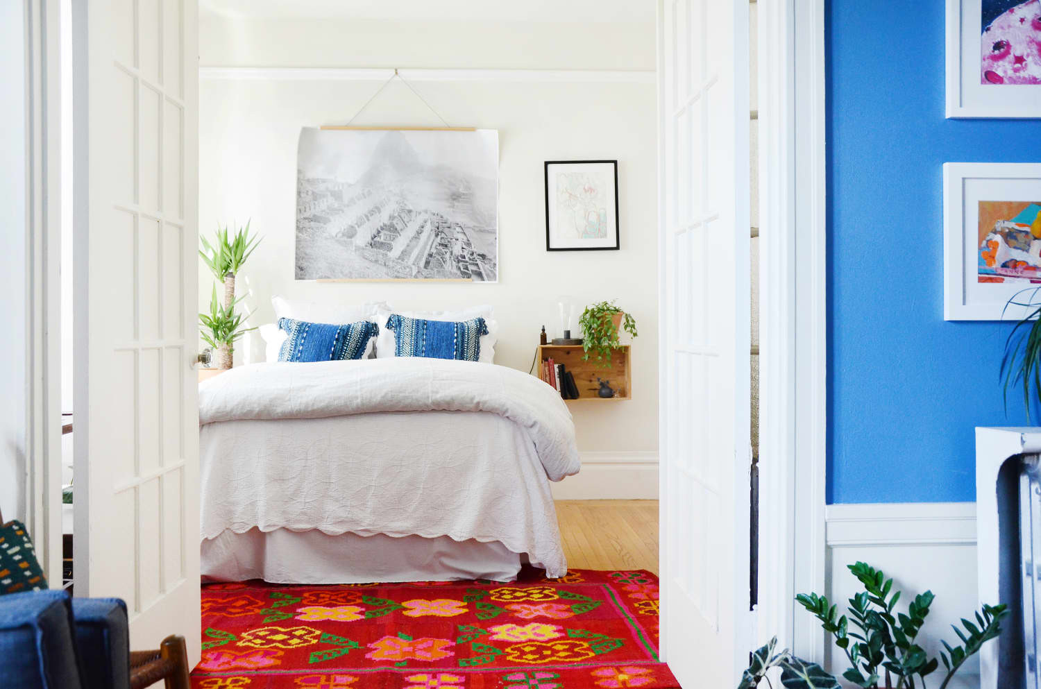 Small Bedroom Desks
 5 Ways to Arrange Furniture in a Small Bedroom & 4 Bonus