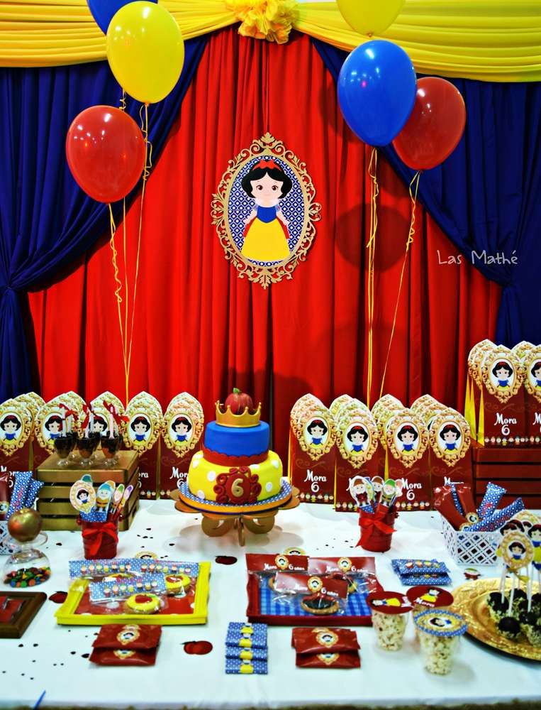 Snow White Birthday Party Decorations
 Elaborate Snow White birthday party See more party ideas