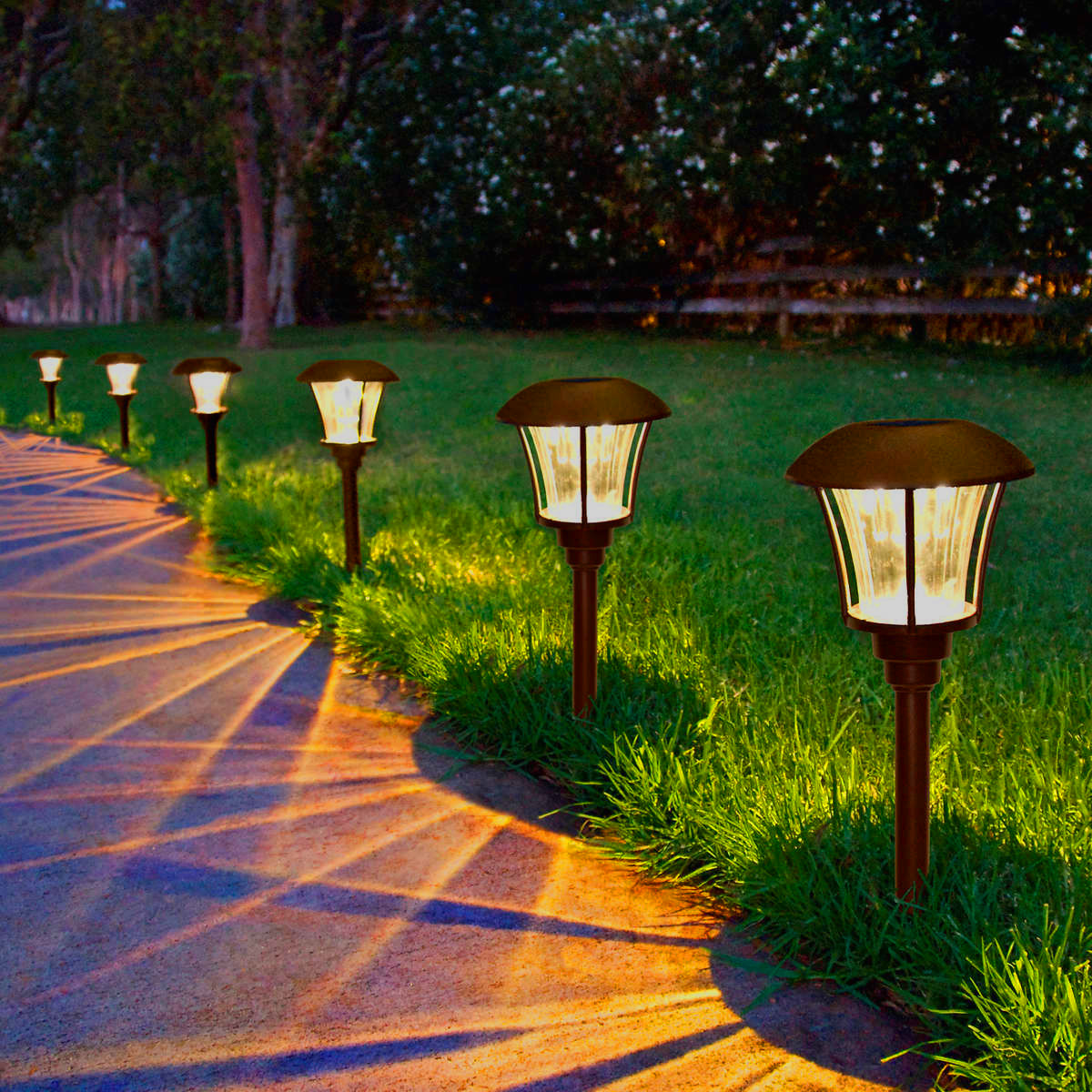 Solar Landscape Lighting Reviews
 Best Solar Garden Lights – Review And Buying Guide – Our