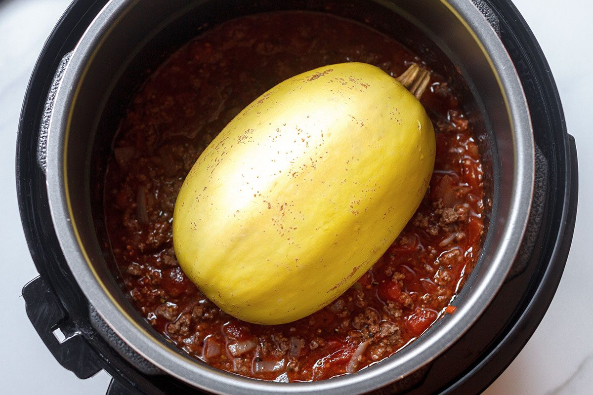 Spaghetti Squash In The Instant Pot
 Instant Pot Spaghetti Squash with Meat Sauce — Eatwell101