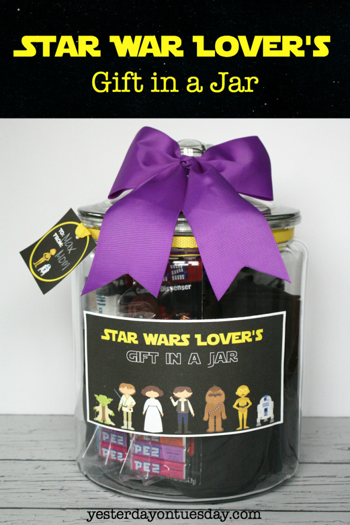 Star Wars Gift Ideas For Boyfriend
 Star Wars Lover’s Gift in a Jar Mason Jar Crafts