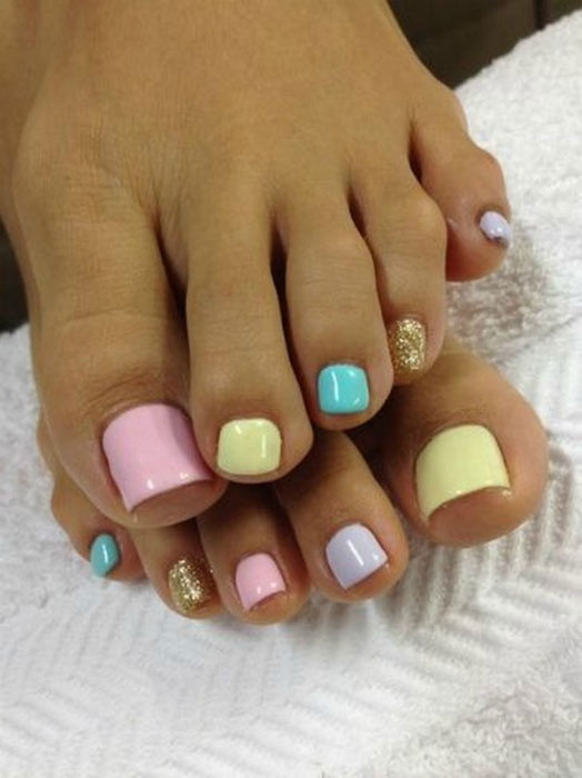 Summer Toe Nail Colors
 17 Coolest Pedicure Ideas for the Summer
