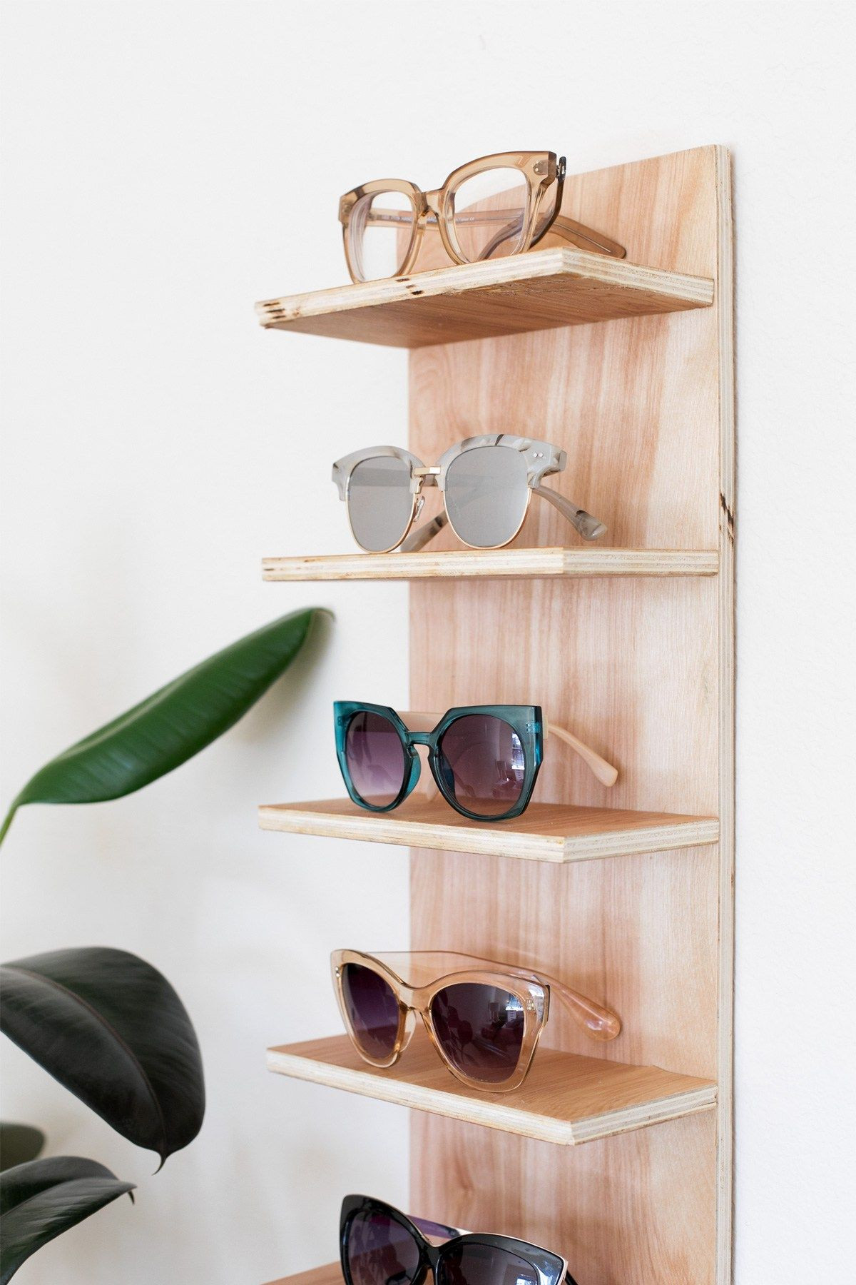 Sunglass Organizer DIY
 Renter Friendly DIY Sunglasses Holder for End of Summer