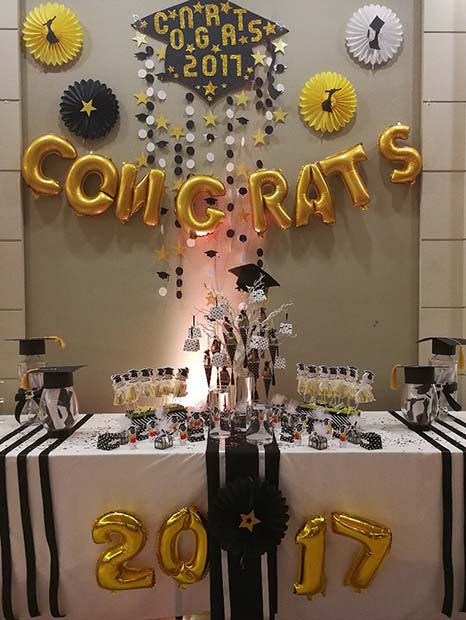 Table Ideas For Graduation Party
 21 Awesome Graduation Party Decorations and Ideas crazyforus