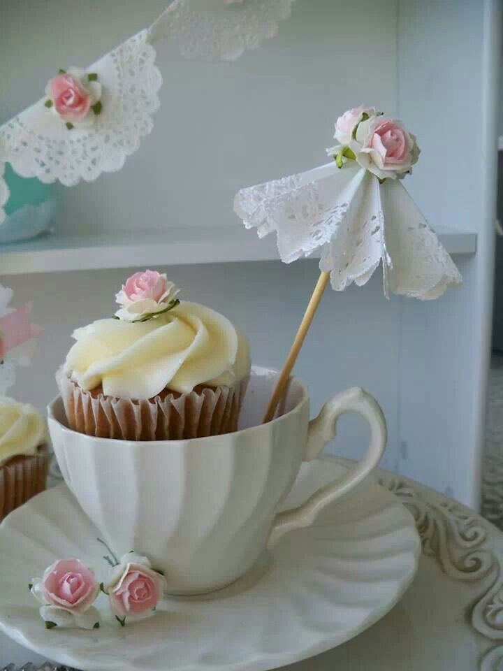 Tea Party Cupcake Ideas
 idea de paraguas blondas doilies Pinterest