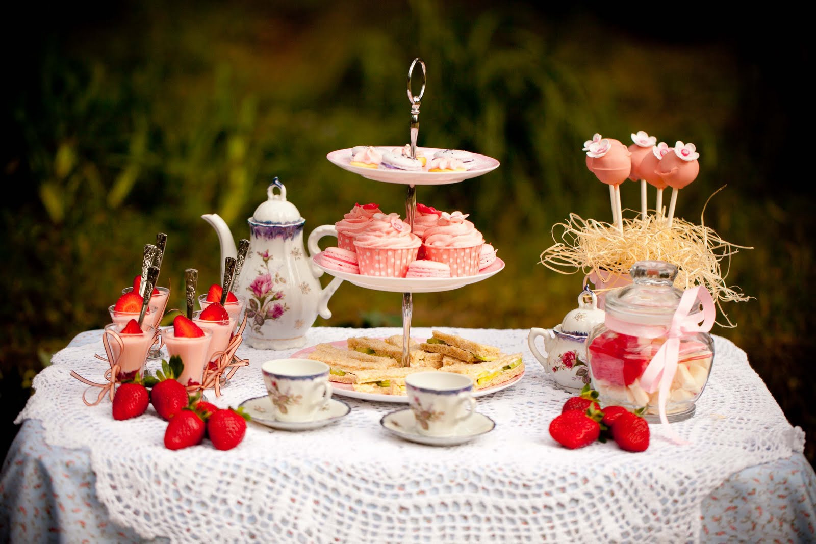 Tea Party Table Ideas
 Bubble and Sweet Party Tables