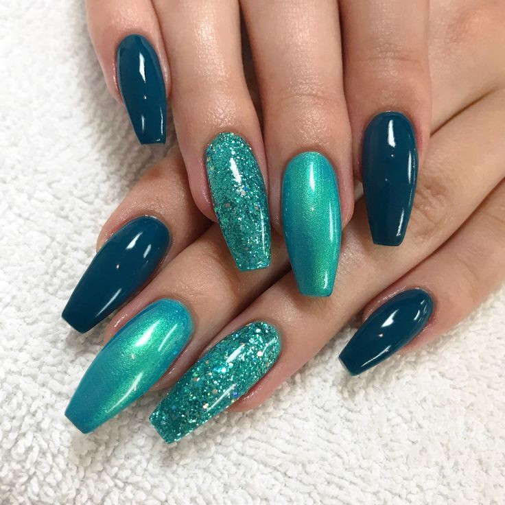 Turquoise Nail Ideas
 Turquoise glitter nails GlitterMaquillaje Nails