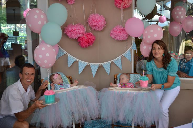 Twin First Birthday Party Ideas
 Twins 1st Birthday Cupcake Party