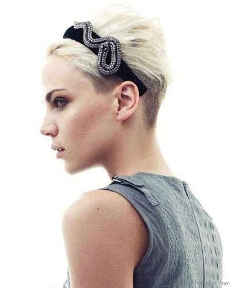 Undercut Girl Hairstyle
 70 Adorable Short Undercut Hairstyle For Girls