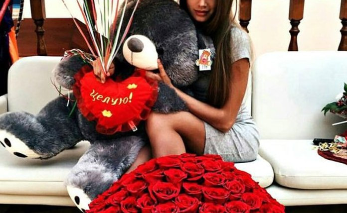 Valentine Gift Ideas For Her Malaysia
 The 15 Best Cheap Valentine s Day Gifts For Her Society19