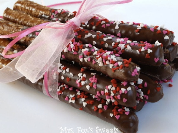 Valentines Chocolate Covered Pretzels
 Valentine Treats 13 Romantic Desserts for Valentines