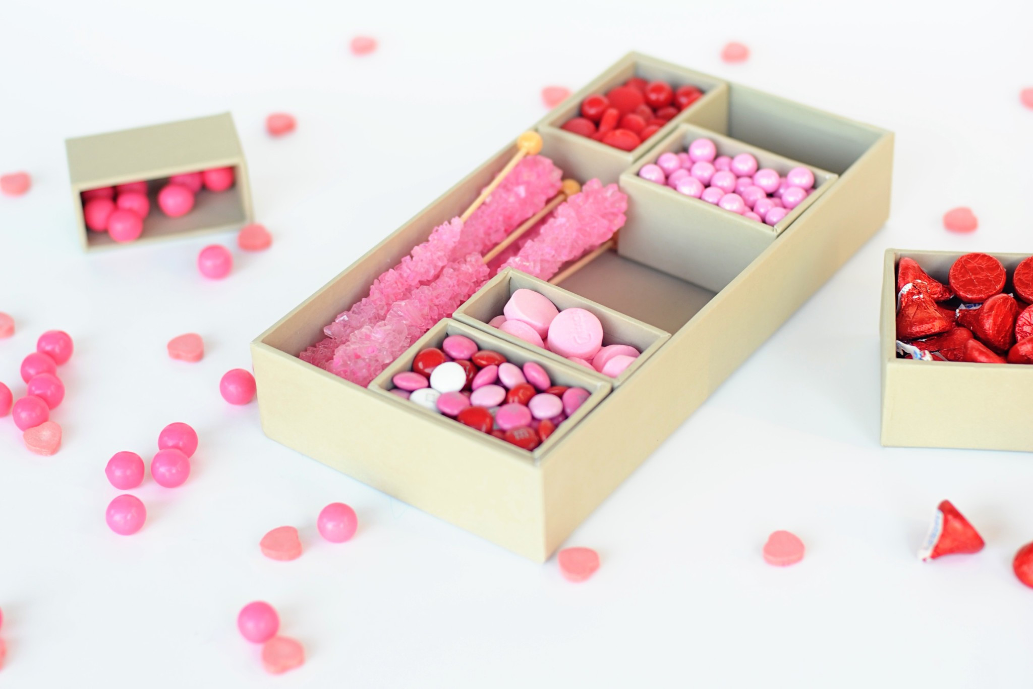Valentines Gift Box Ideas
 Super Cute DIY Valentines Candy Gift Box Craft Red & Pink