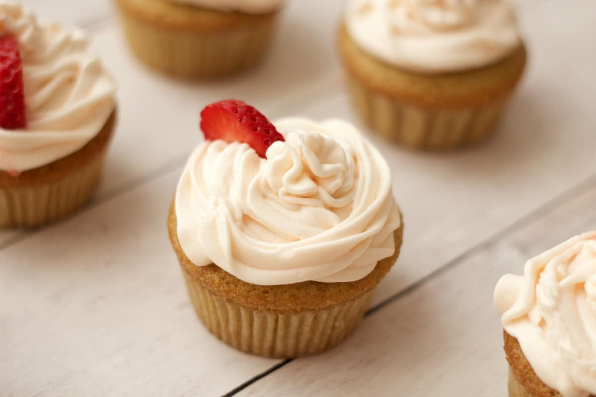 Vegan Recipes Cupcakes
 Vegan Vanilla Cupcakes with Strawberry Vanilla Frosting