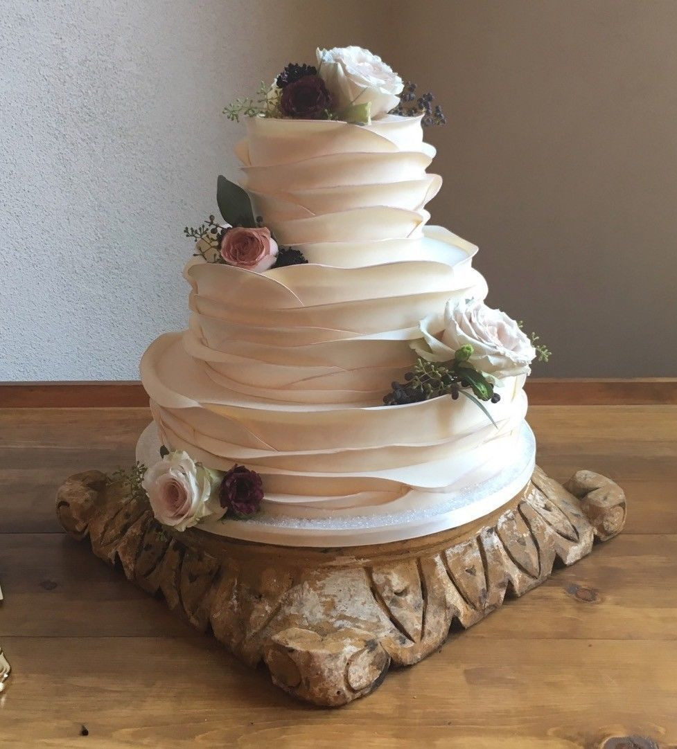 Wedding Cake Pictures
 Piece of Cake Wedding Cake Gilbert AZ WeddingWire