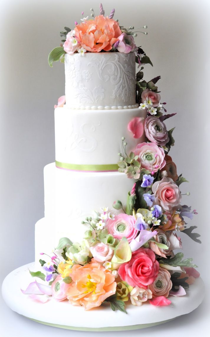 Wedding Cake Pictures
 25 Delightful Wedding Cakes with Cascading Florals