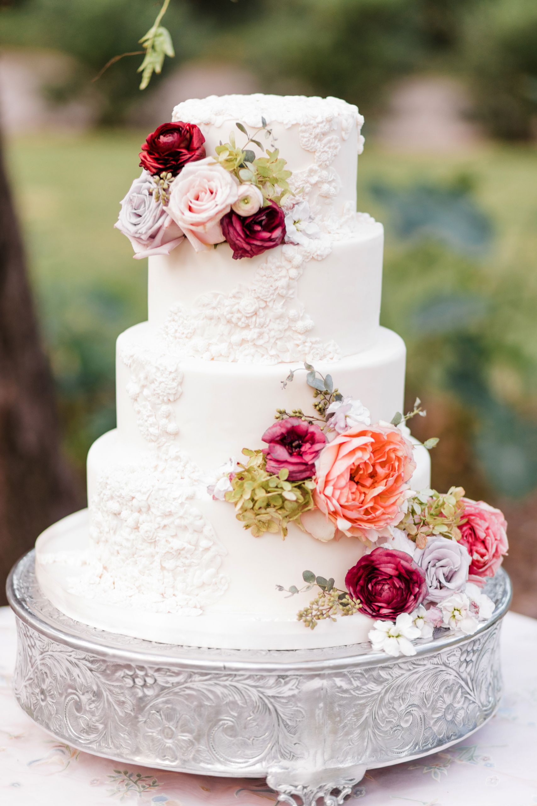 Wedding Cake
 44 Wedding Cakes with Fresh Flowers