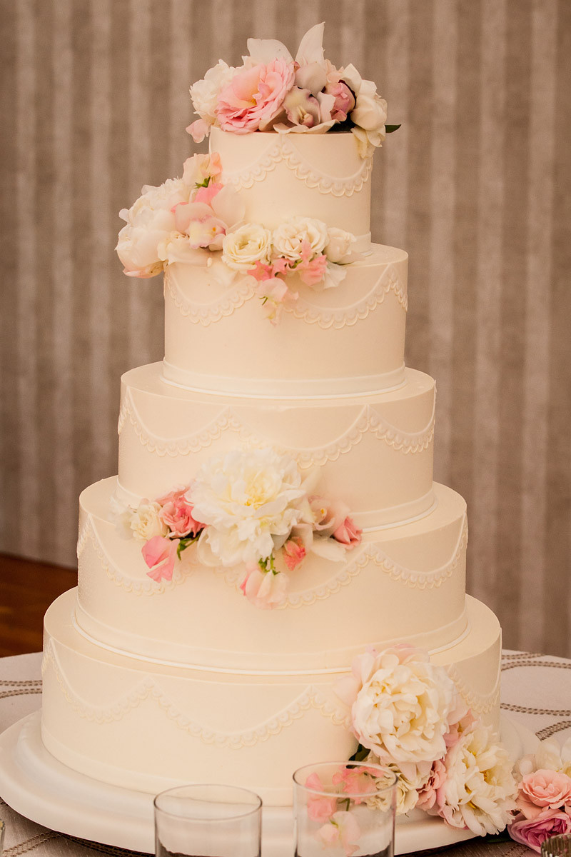 Wedding Cake With Flowers
 Confectionery Designs Vogue Magazine Featured Wedding