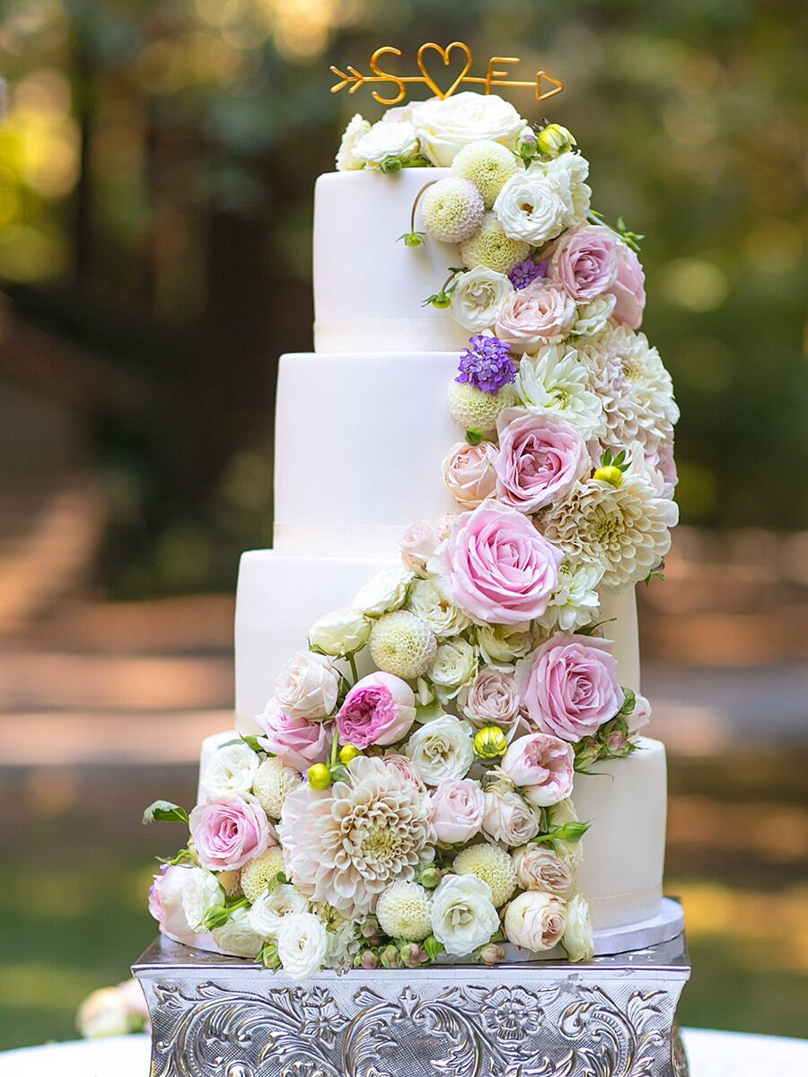 Wedding Cake With Flowers
 24 Gorgeous Wedding Cakes Ideas With Fresh Flowers