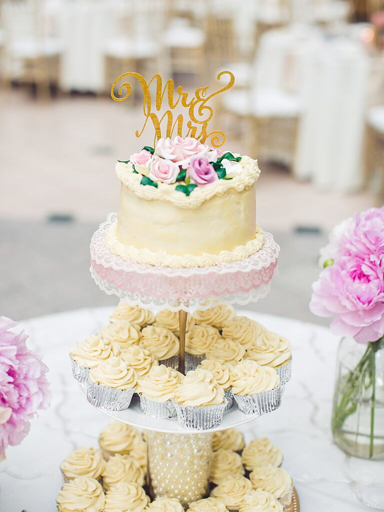 Wedding Cakes And Cupcakes
 16 Wedding Cake Ideas With Cupcakes