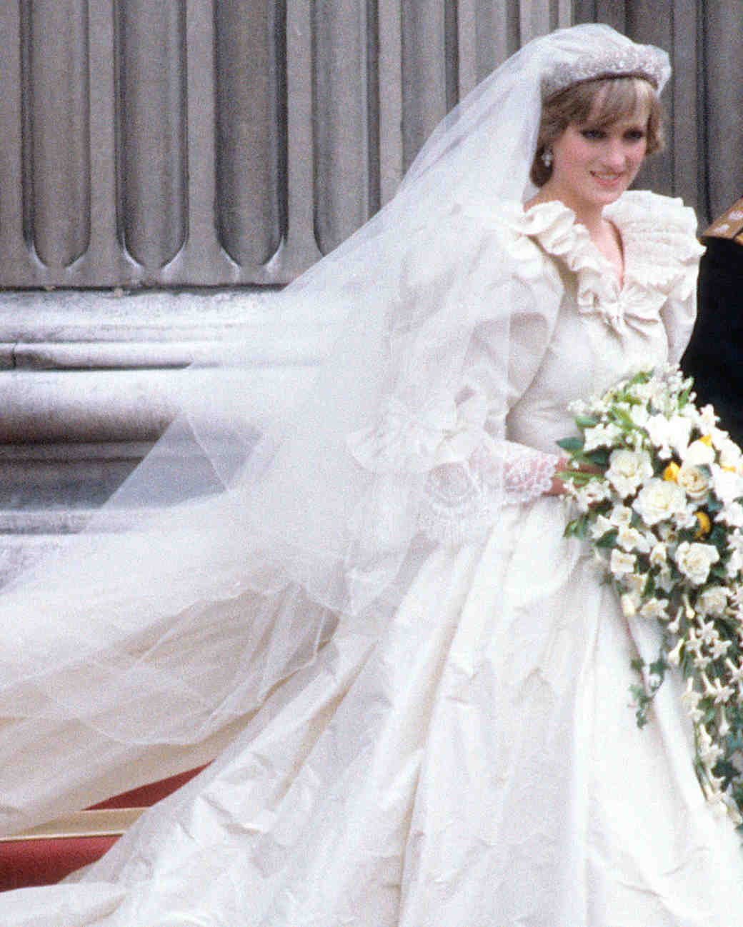 Wedding Dress And Veil
 26 Celebrity Brides Who Wore Unfor table Veils
