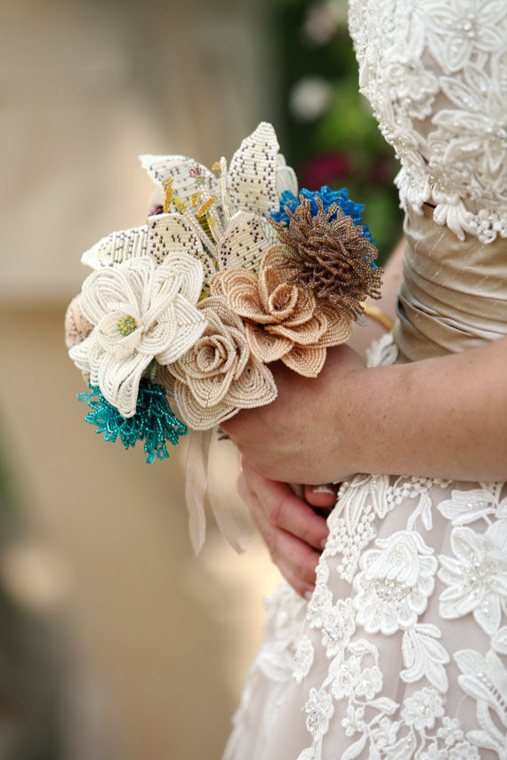 Wedding Flower Alternatives
 DIY Alternatives to Traditional Floral Wedding Bouquets