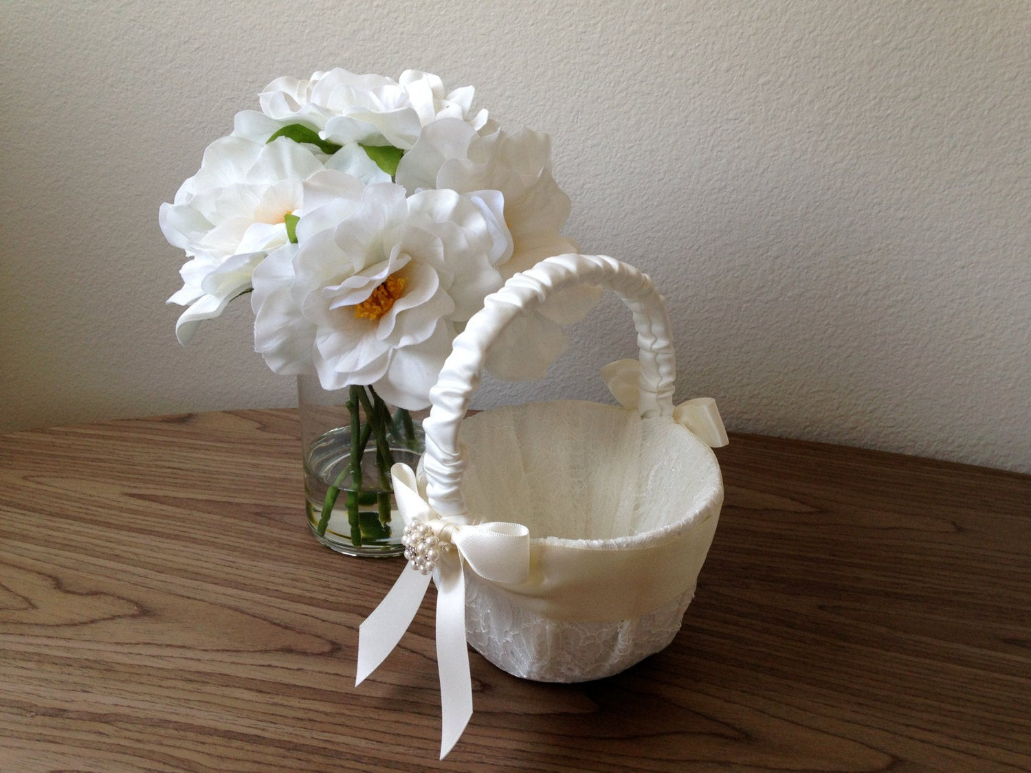 Wedding Flower Girl Basket
 Elegant Wedding Flower Girl Basket