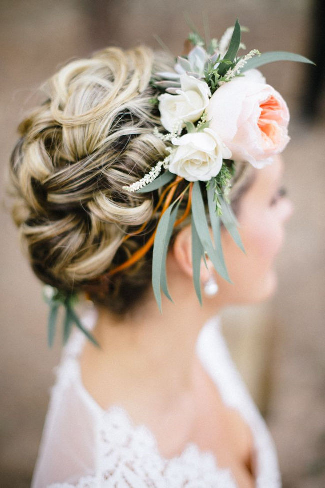 Wedding Hairstyles With Flowers
 20 Gorgeous Wedding Hairstyles with Flowers EverAfterGuide