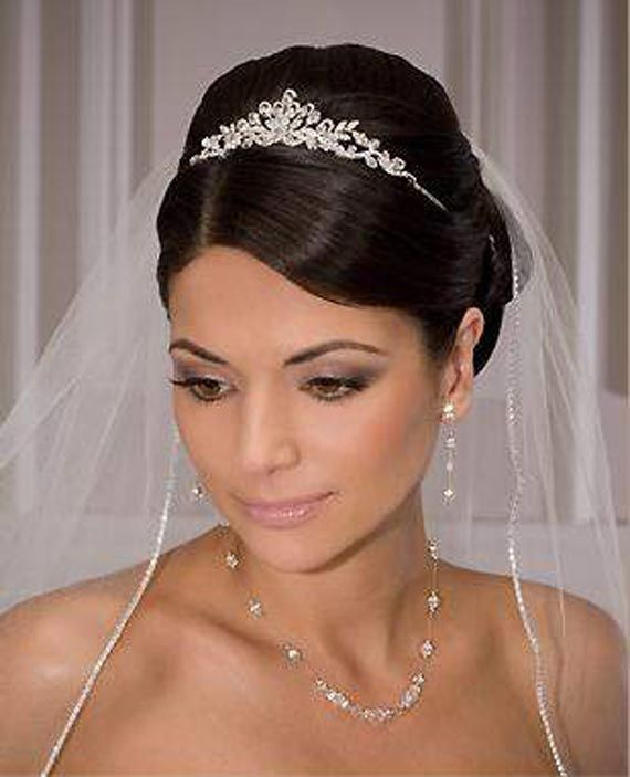 Wedding Hairstyles With Veil And Tiara
 Dazzling Gorgeous Elegance Wedding Veil Hairstyle with