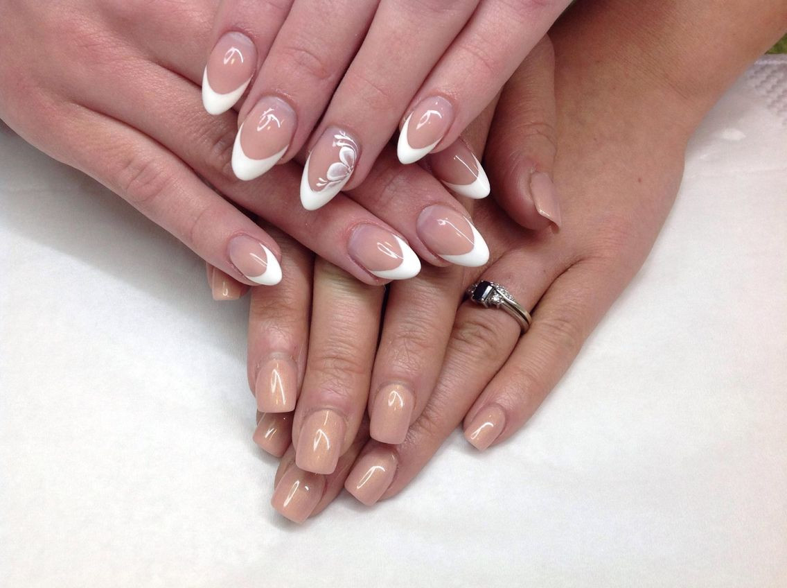 Wedding Nails Games
 Sculptured acrylic almond French with white one stroke