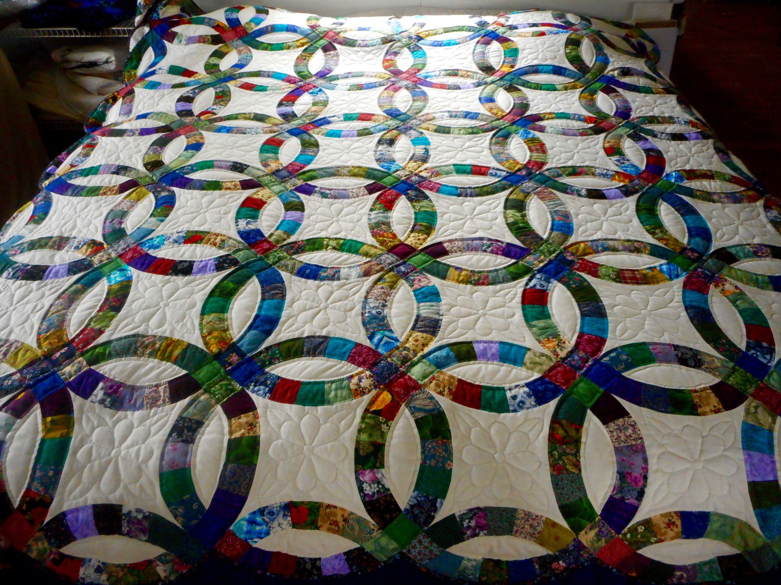 Wedding Ring Quilt
 Amish Double Wedding Ring Quilt