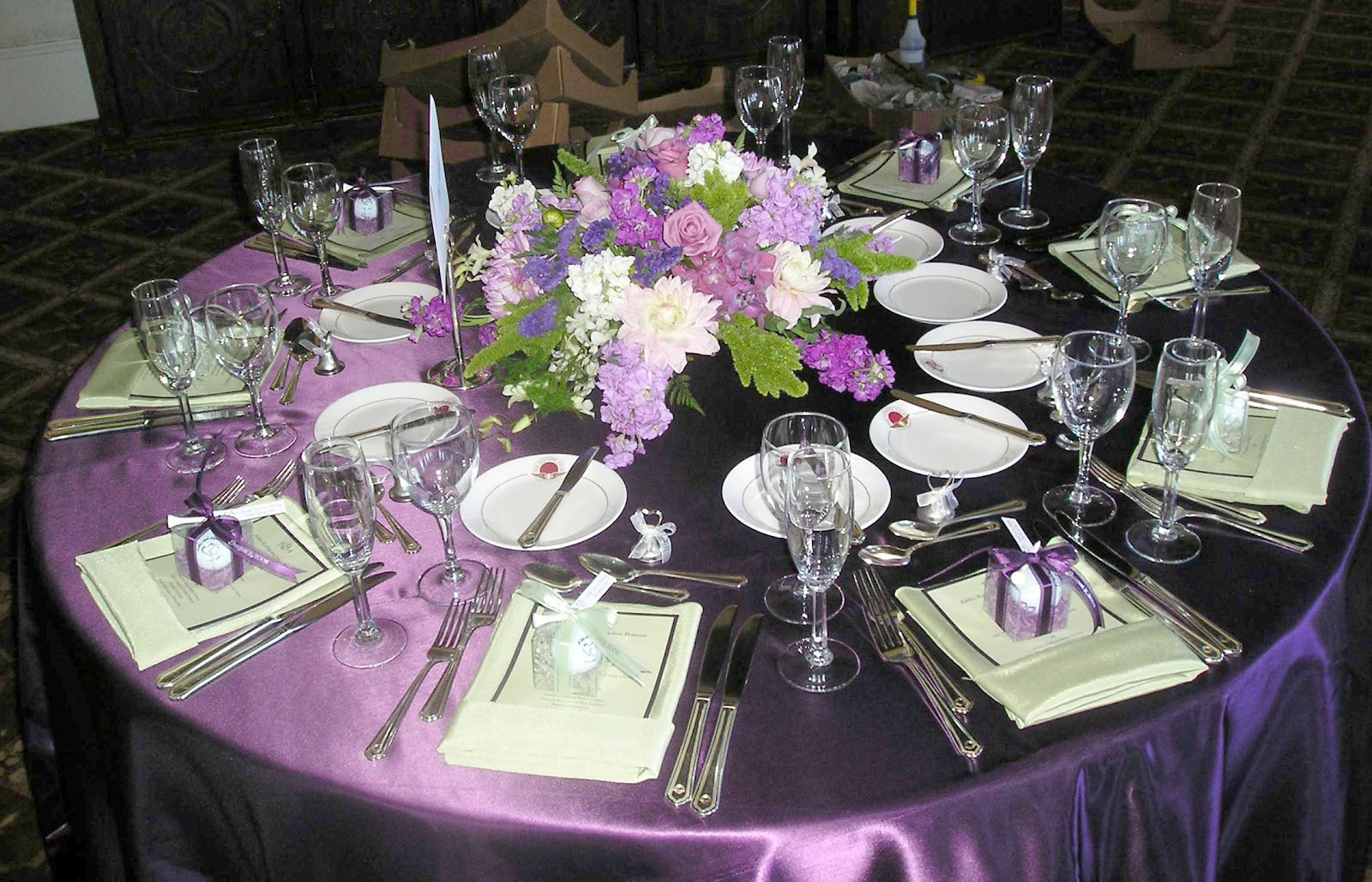 Wedding Tables Decoration
 Choosing your wedding color binations